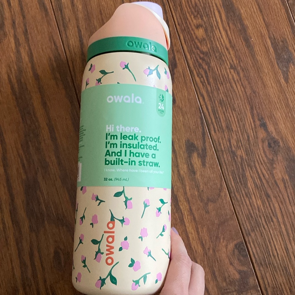 NWT Exclusive Owala 32oz by Urban Outfitters Tea Time edition